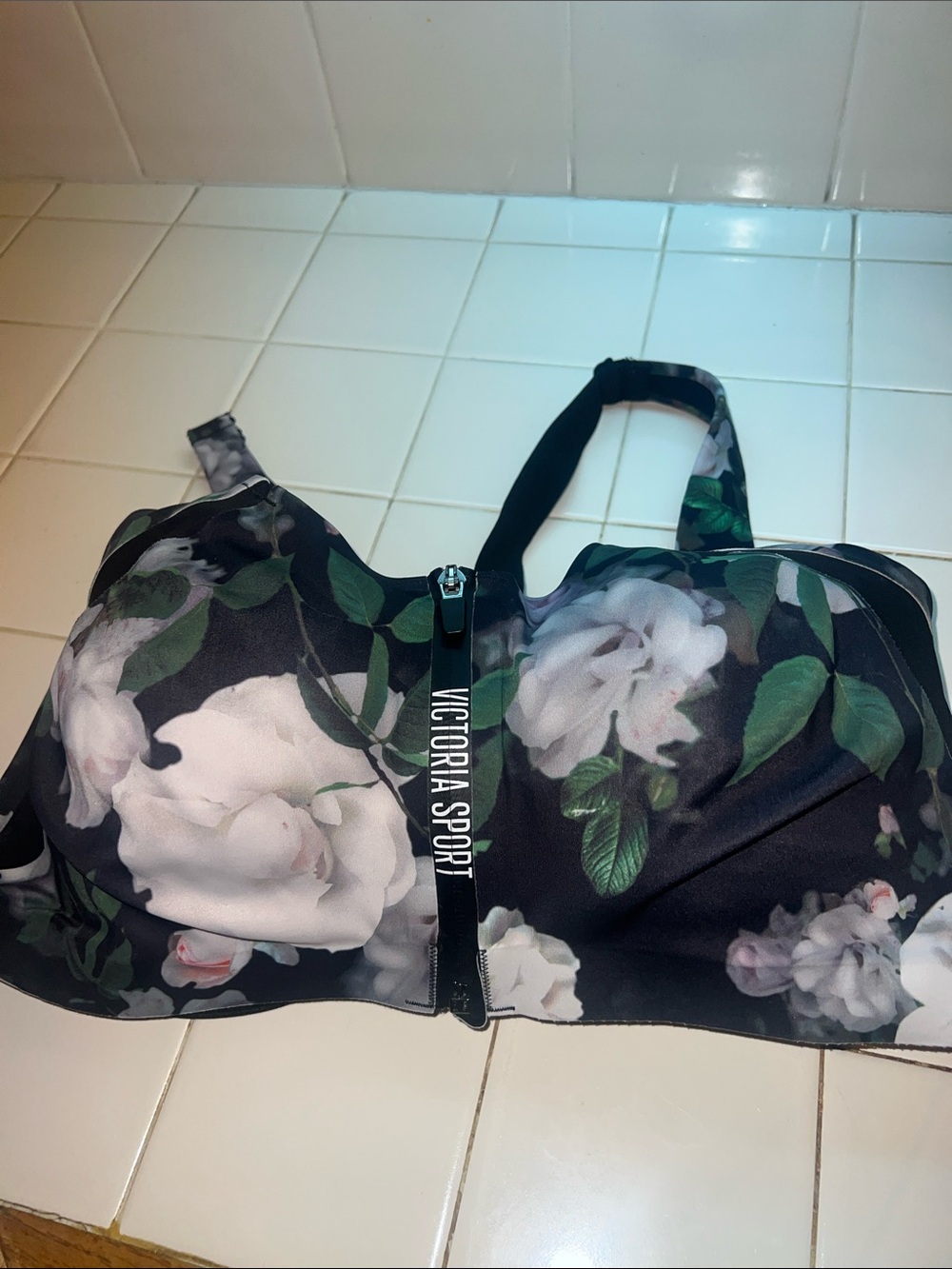 Victoria's Secret Incredible Knockout Ultra Max Floral Print Sports Bra 38DDD
